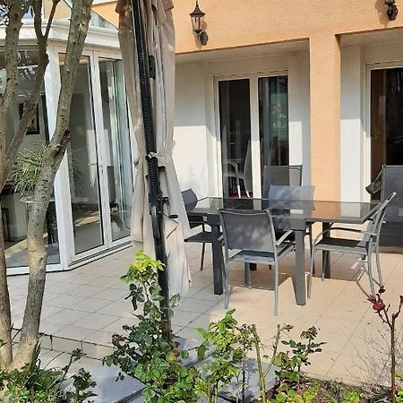 Hotel Chez Jeanne Carentan Esterno foto
