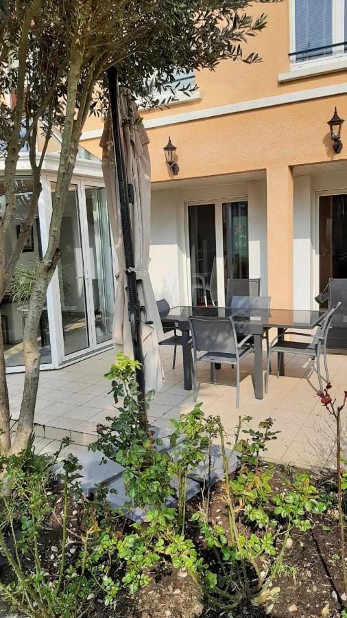 Hotel Chez Jeanne Carentan Esterno foto
